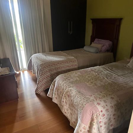 Casa 6 A Malibu 3Km Del Aeropuerto Podes Dejar Tu Auto Villa Allende Kültér fotó