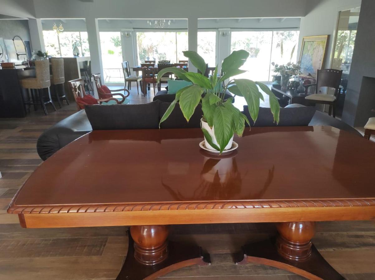 Casa 6 A Malibu 3Km Del Aeropuerto Podes Dejar Tu Auto Villa Allende Kültér fotó